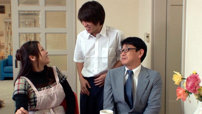 不埒な義母 豊満爆乳淫乱妻 櫻井夕樹 画像5
