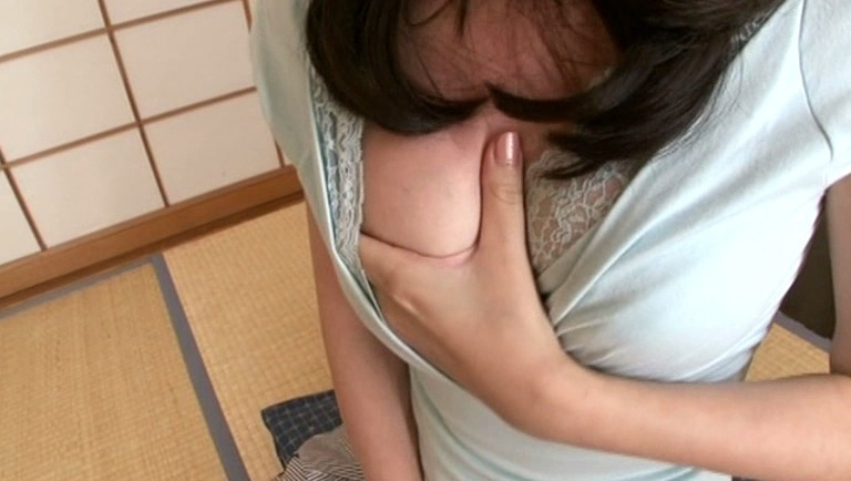 近親相姦 義息のパンツでオナニーする淫乱義母 長谷川美紅 画像3