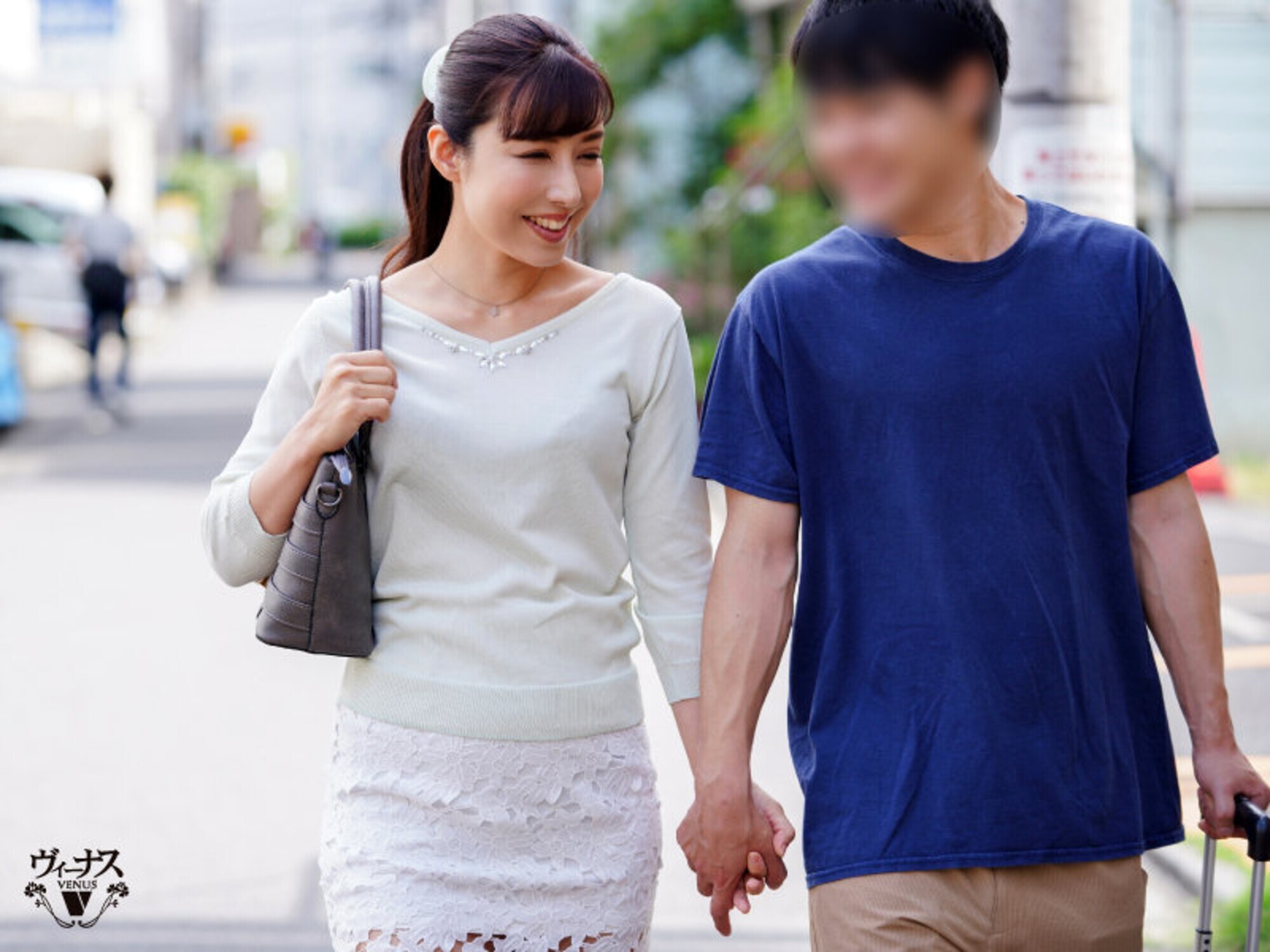 上京した息子と月に1度の遠距離相姦 今月もまた私はあの子に抱かれに行く―。 冨田朝香 画像1