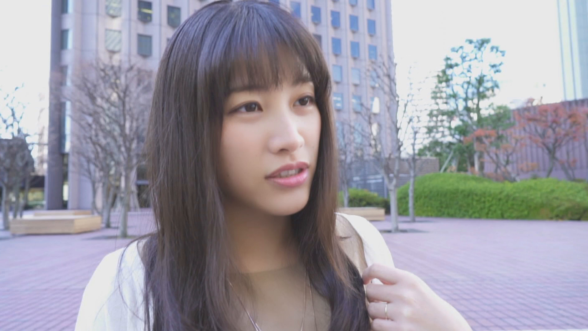 淫乱人妻ナンパ 性欲旺盛な若妻に生中出しSP 旦那だけじゃ満足出来ない不貞妻!! #03 画像1