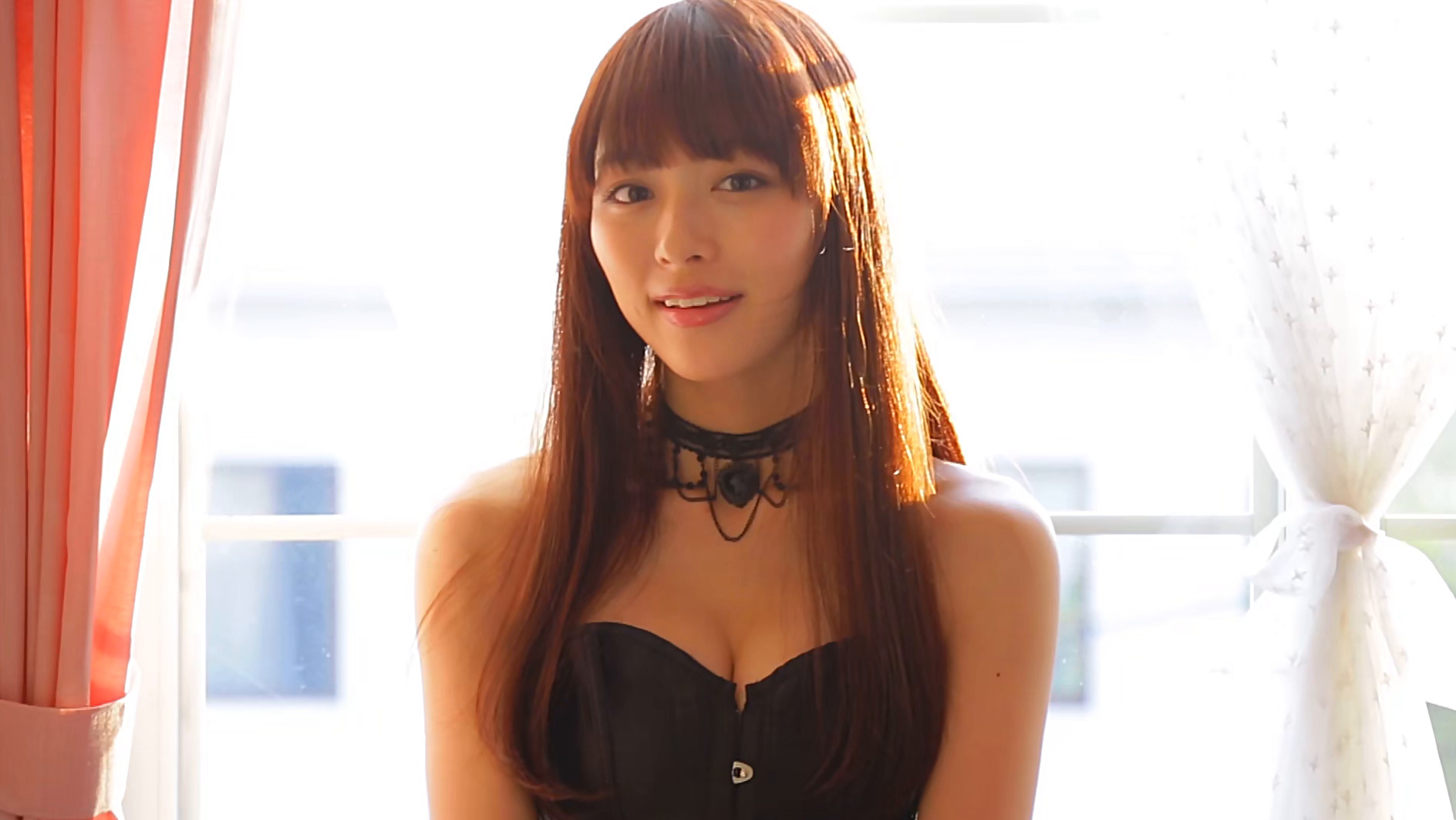 【分割版】内田理央「FINAL FANTASY #5」！幻想的な美を映すグラビア動画 内田理央 サンプル画像1