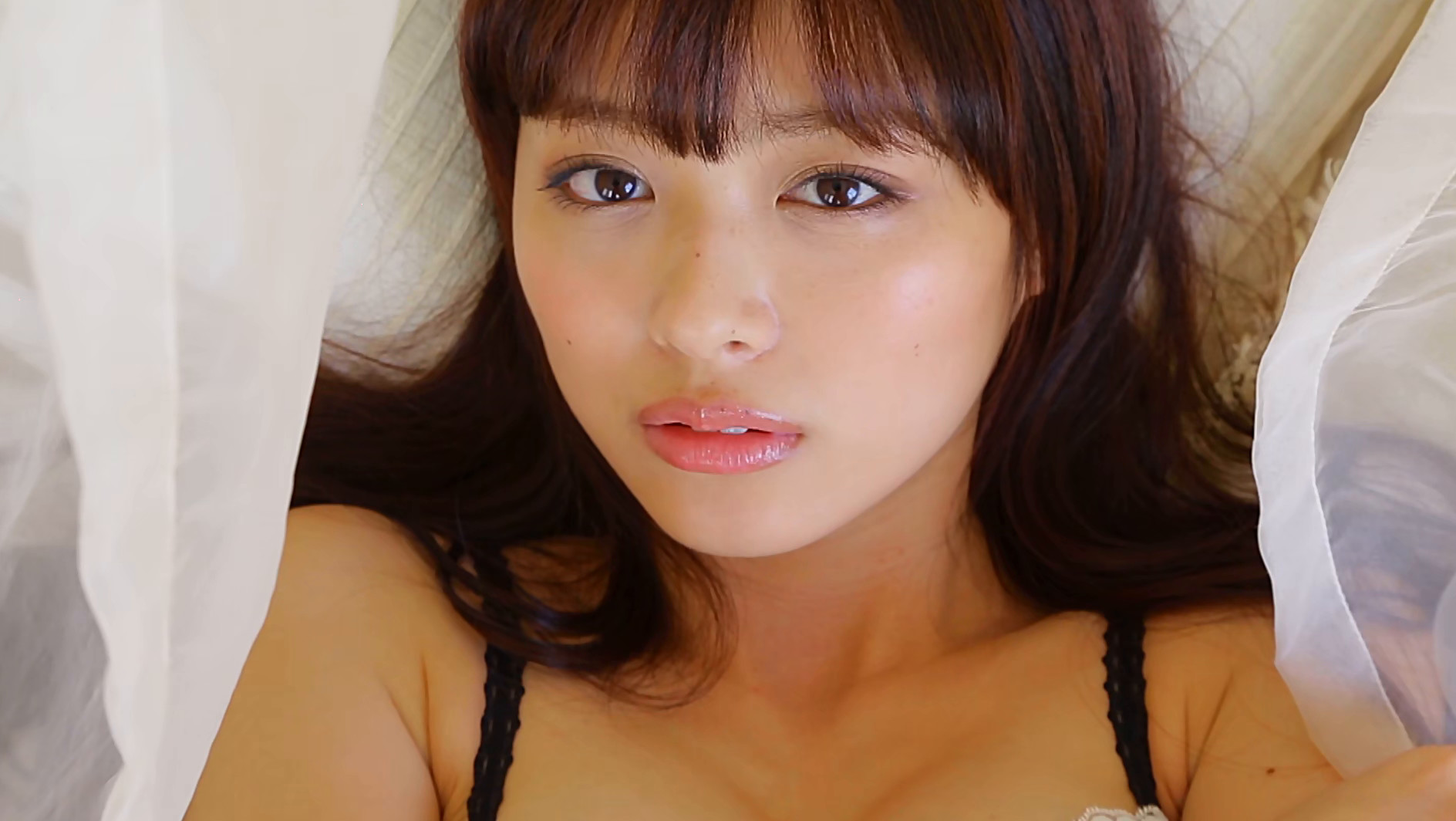 内田理央『FINAL FANTASY~The 10th period #6』スレンダー美が光るグラビア動画 内田理央 サンプル画像3