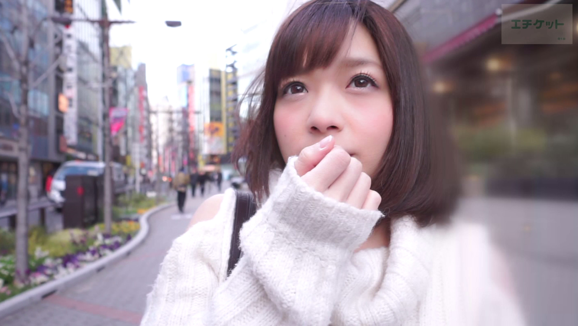 ゆいかちゃんに素股!「これ以上ダメ!彼氏いるし・・・キモチイイけどダメ」って乳首がコリコリに勃ってるじゃないですか?もう最後までしちゃいましょう。 画像1