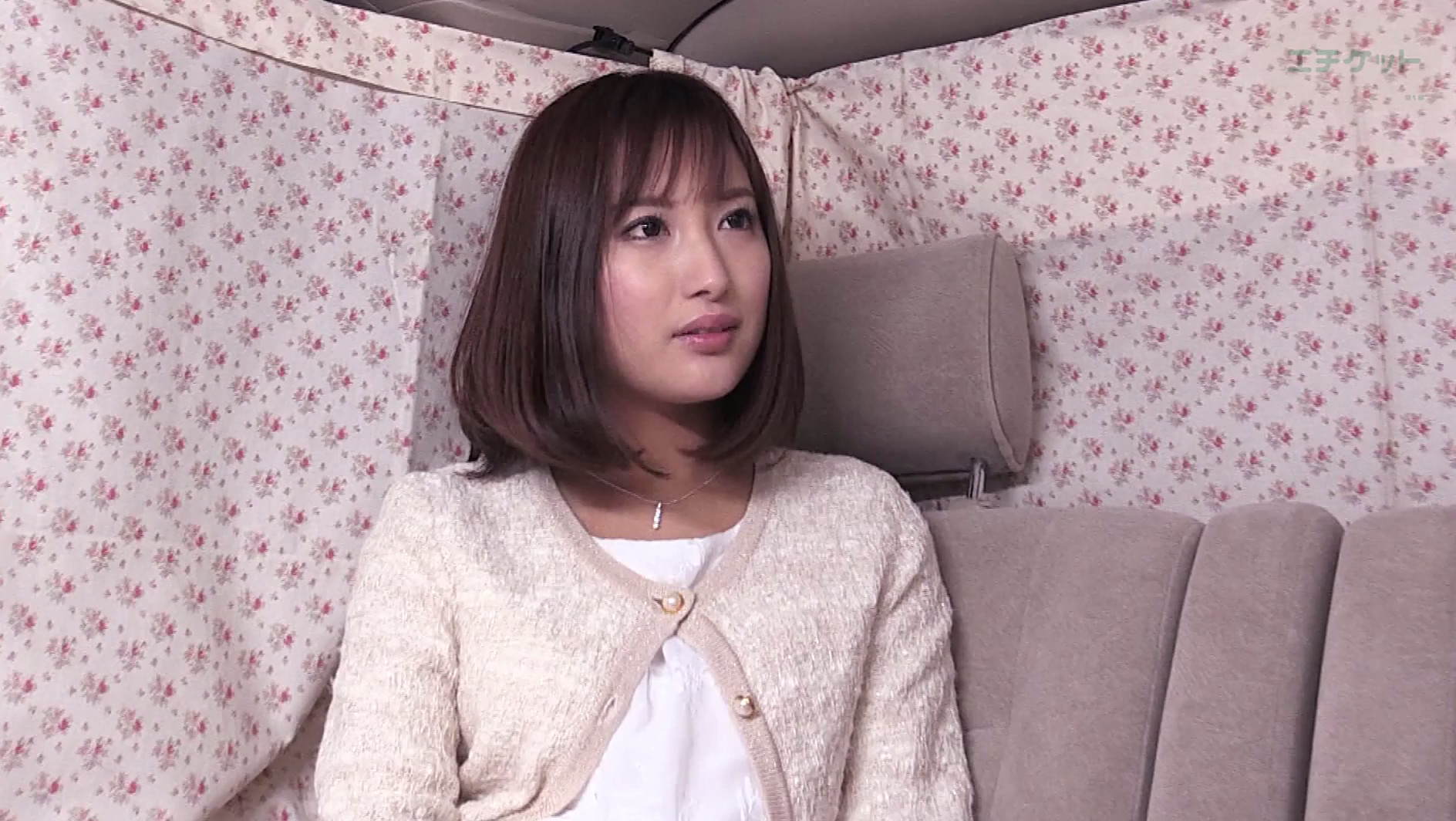 あゆみさん(27歳) お金はあるけど刺激も欲しい・・・旦那とのセックスも大事だけど出会い系サイトで男を調達しちゃう浮気OK妻!!変態セックスが大好きな美人妻! 画像1