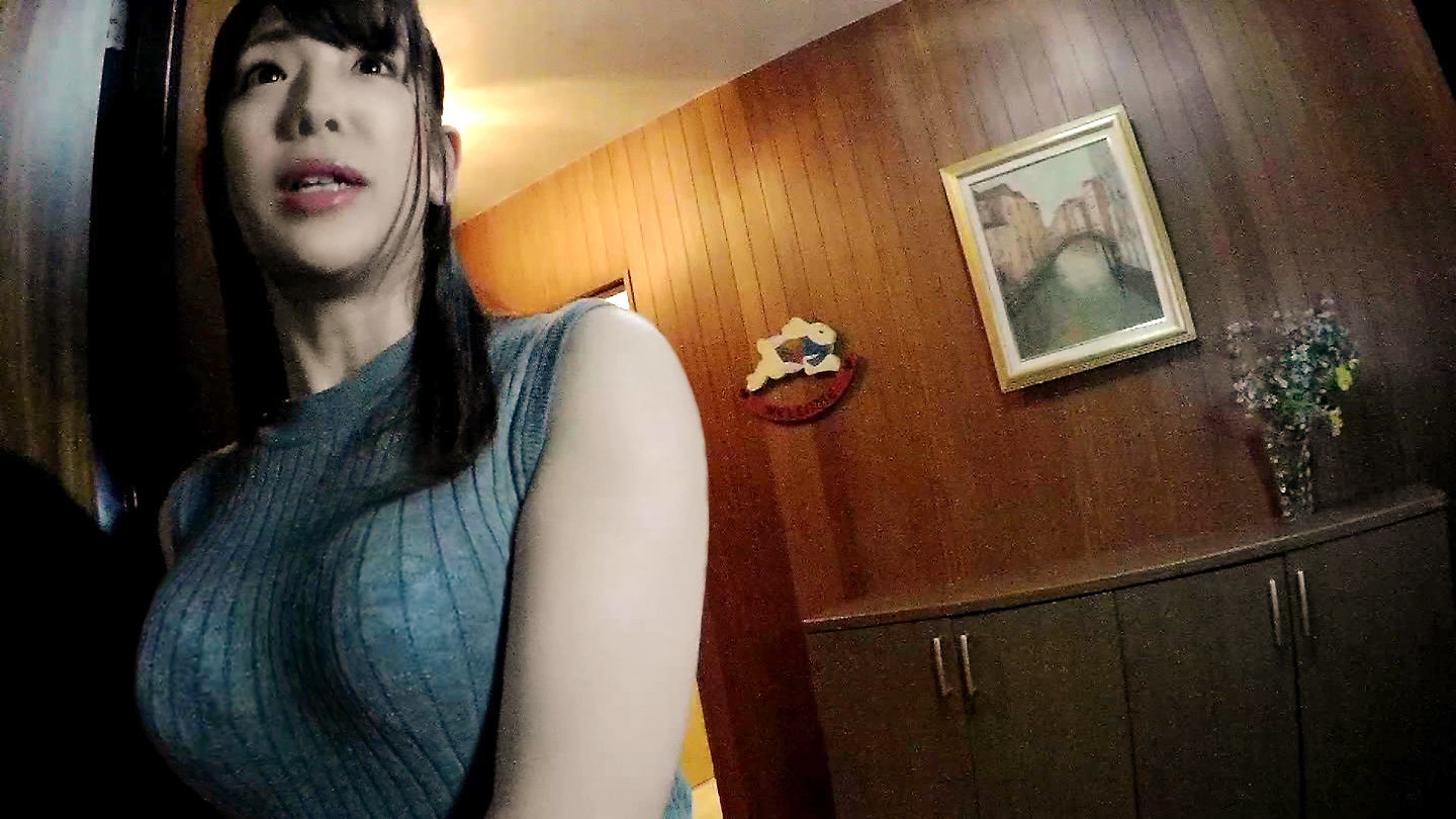 おとなり人妻を口説きセフレ化させるまでの一部始終 CASE.1笹原まどか 30歳 何度もの恥ずかしいアクメを室内に仕掛けた何台もの盗撮カメラで記録されているはつゆ知らず最後は手マンで発狂したような声のまま痙攣しながら潮噴き!・・優しくキスをされてメロメロ。完全セフレ堕ち。 画像1