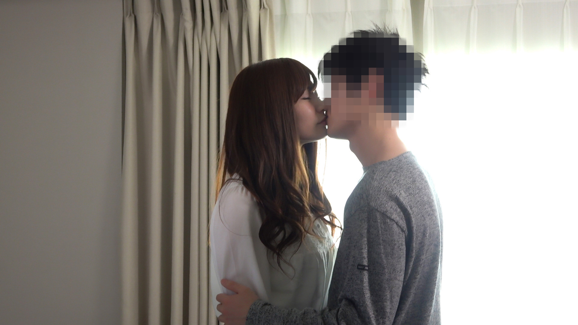 街ゆく一般男女を理由をつけて二人きりに・・・キスから恋は芽生える!?れなちゃん&あつしさん編 画像1