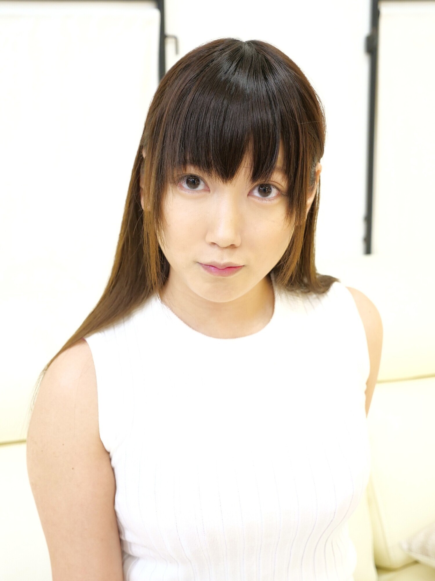 デリヘルで呼んだ娘が、敏感すぎて潮吹いて僕の部屋をビショビショにするので怒ったらヤラせてくれたけど、感じまくりまさかの連続イキ!更にハメ潮吹きまくって困った! 10 真崎あやと 画像1