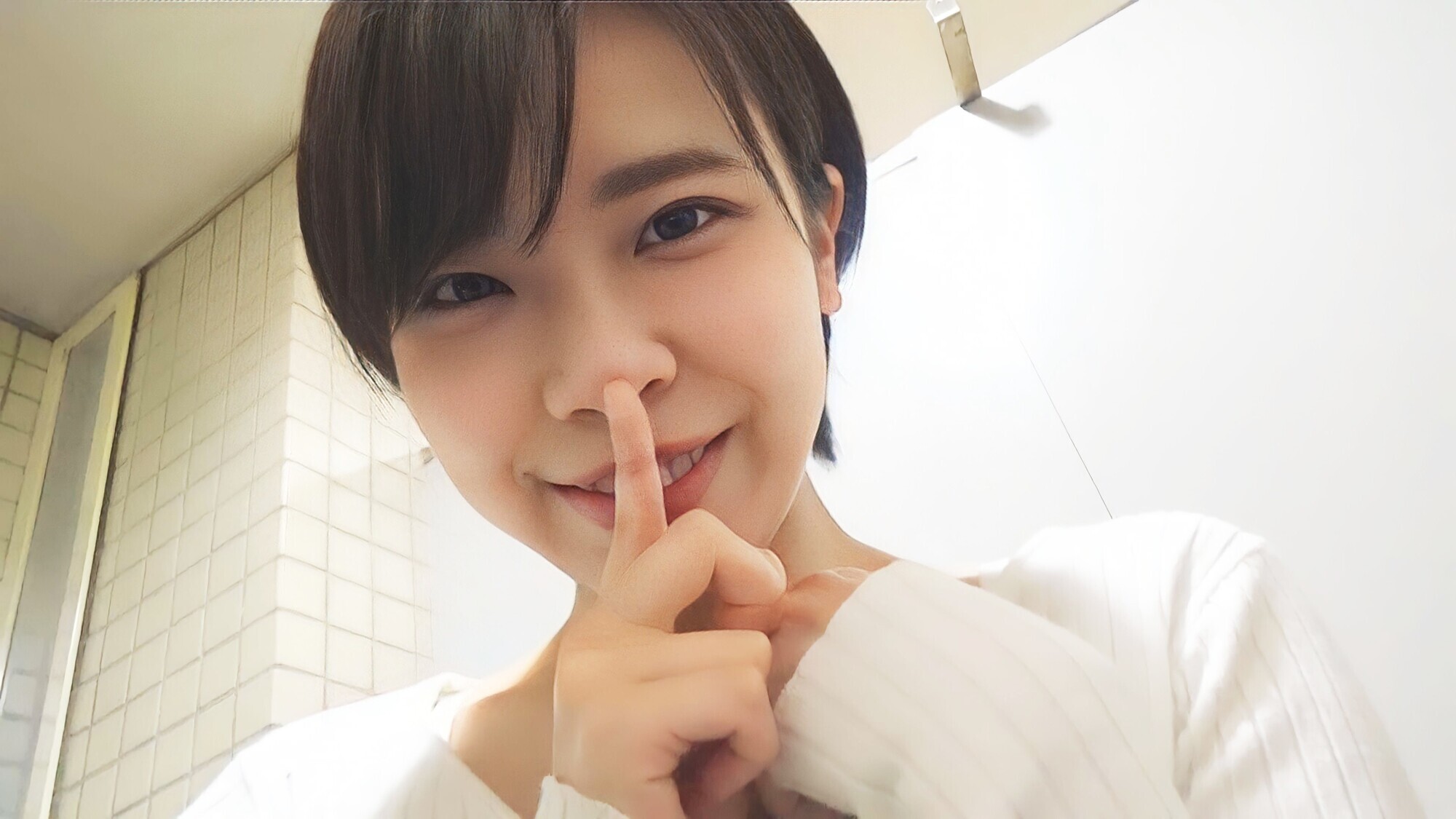 「お姉さんのパンティ見せてあげようか?」ショッピングセンターのトイレで甘酸っぱい思い出「今日のことはママには絶対ヒミツだよ!」「・・・うん」 画像10