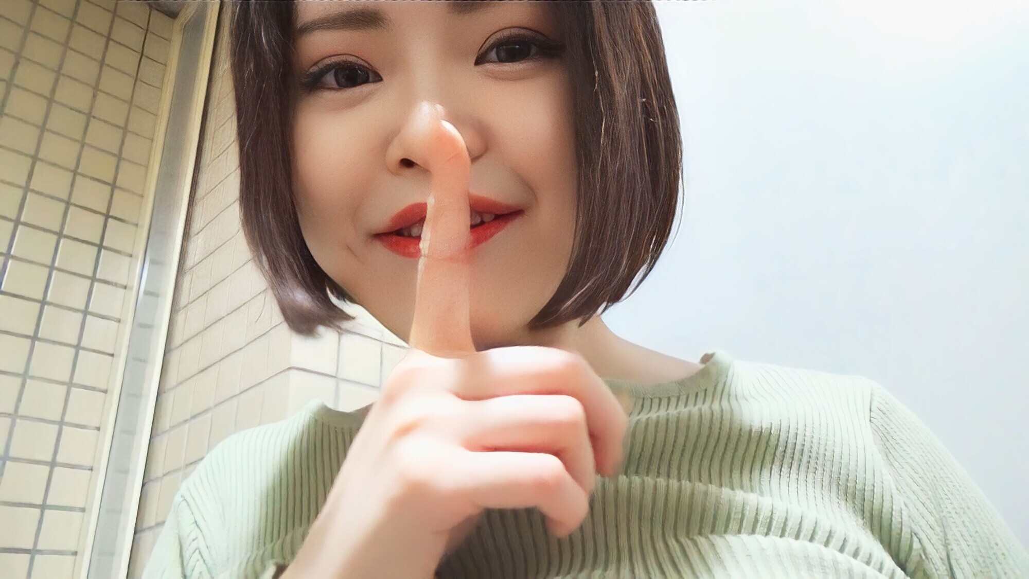 「お姉さんのパンティ見せてあげようか?」ショッピングセンターのトイレで甘酸っぱい思い出「今日のことはママには絶対ヒミツだよ!」「・・・うん」 画像14