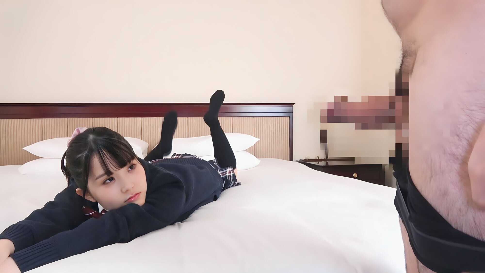 「ボクのおチ〇チン触ってもらえませんか?」素人の女の子に手コキからフェラまでしてもらってスッキリ大量射精! 03 画像11