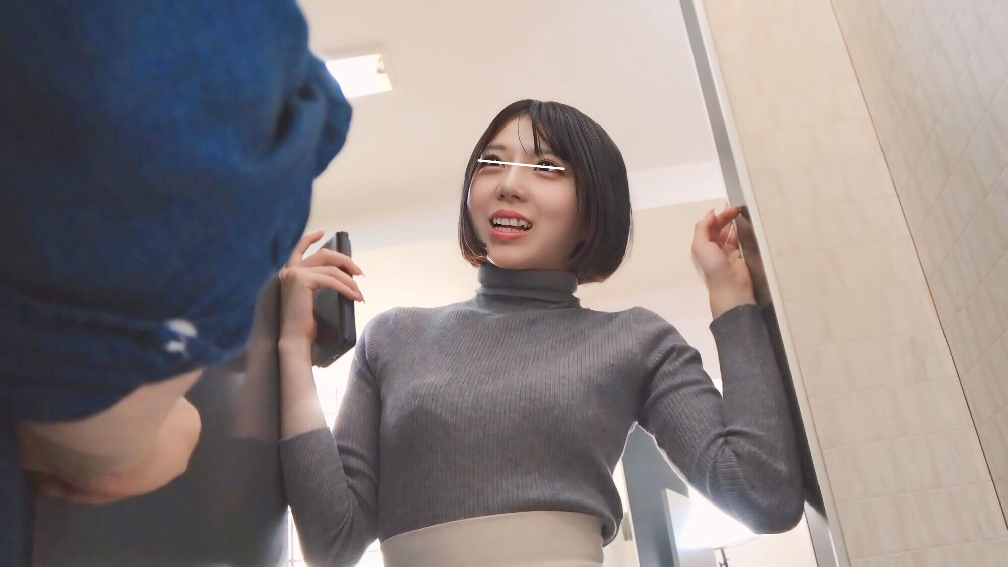 公衆便所のエロい落書きに電話をしたら隣の個室から通知音が鳴って・・・まさかの痴女登場!?されるがまま!喰いしゃぶられ最後は生ハメ搾精!!! 画像1