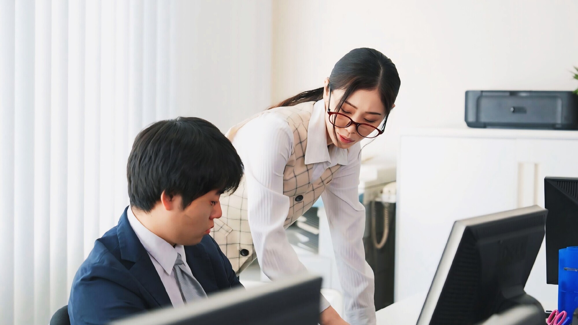 「これは経費で落ちません!」いつも地味で生真面目で領収書を突っ返してくる経理部のOLがデリヘル嬢で痴女だった。小松さん編【配信限定】 画像2