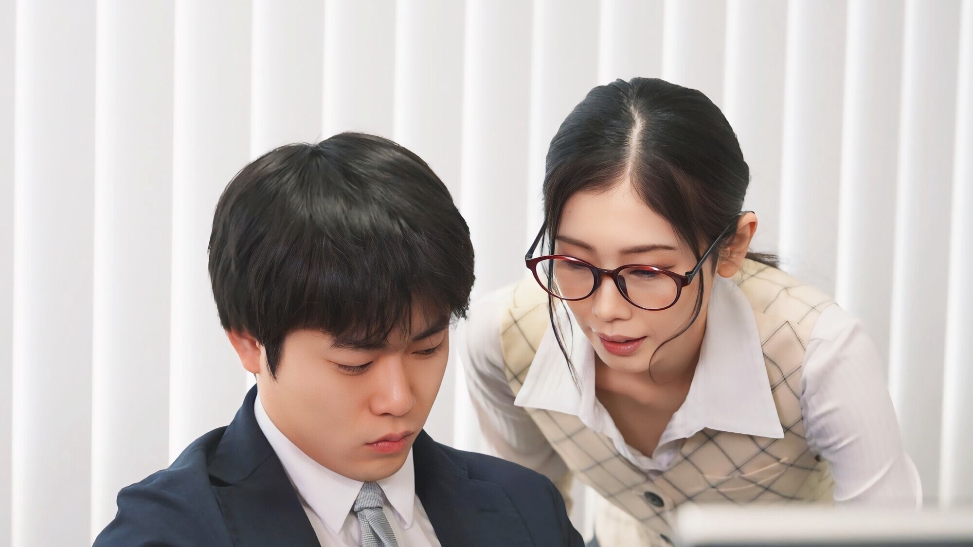 「これは経費で落ちません!」いつも地味で生真面目で領収書を突っ返してくる経理部のOLがデリヘル嬢で痴女だった。小松さん編【配信限定】 画像5