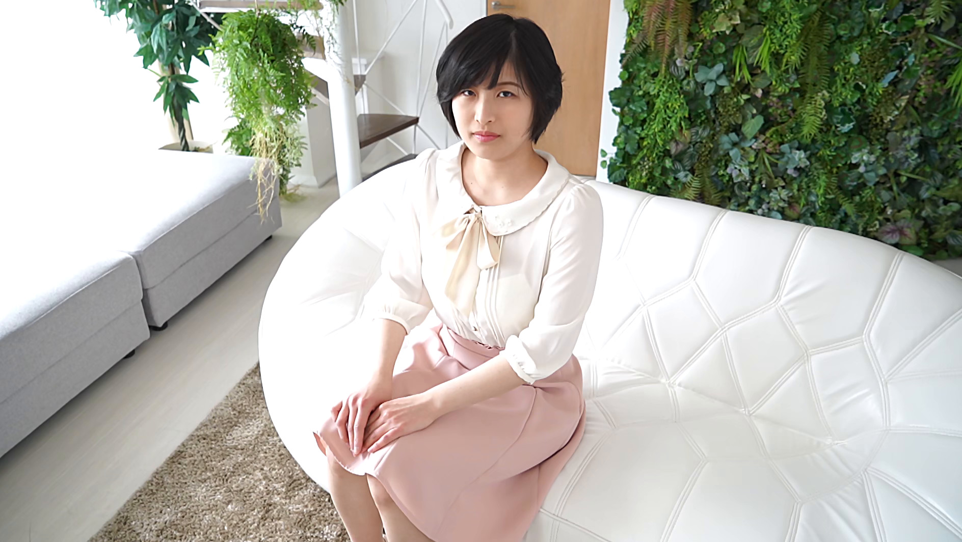 工業高校出身の彼女がけしからんカラダをしていたのでグラビアデビューしてもらいました！ 戸塚こはる ＃1 画像2