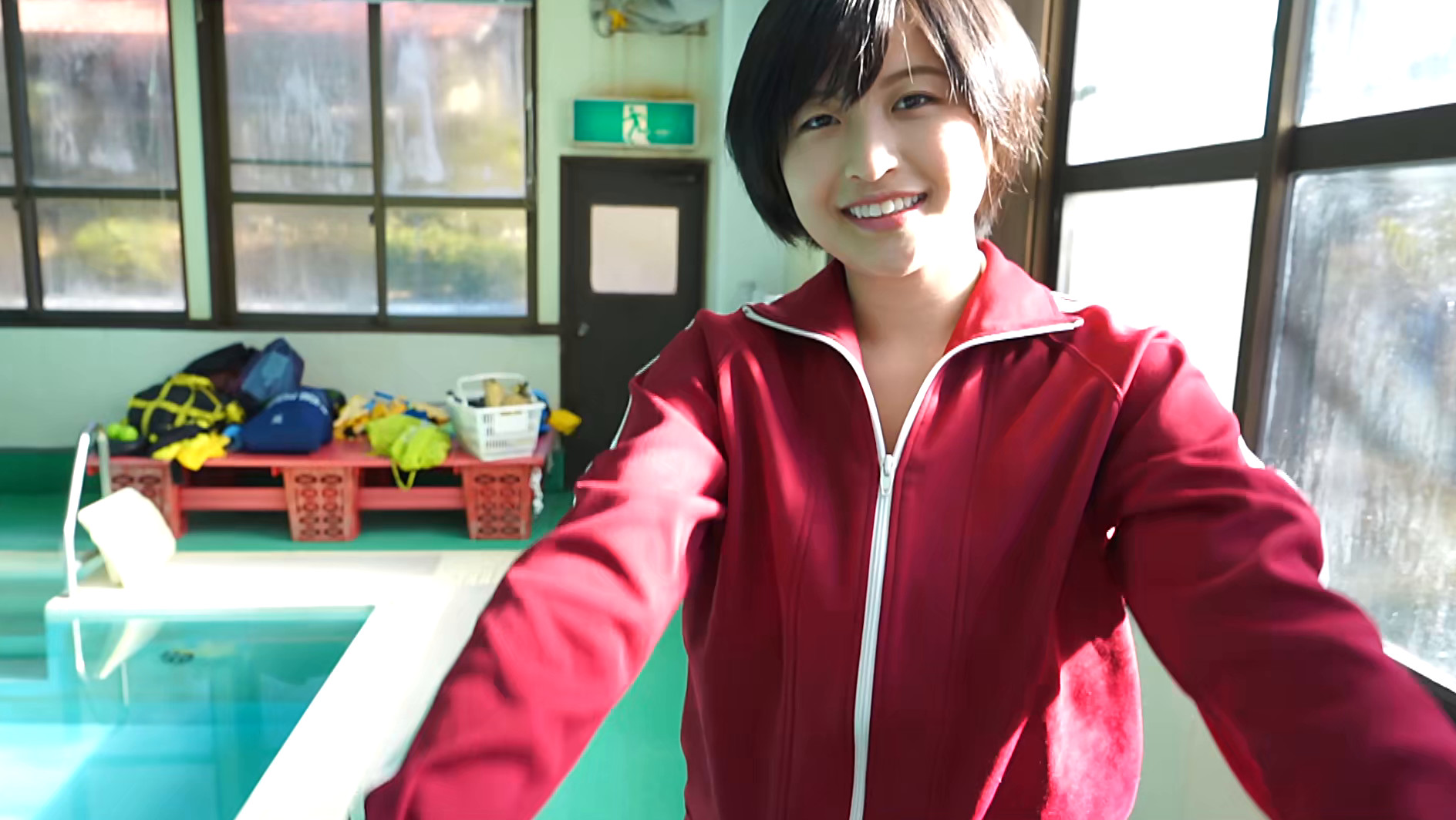 工業高校出身の彼女がけしからんカラダをしていたのでグラビアデビューしてもらいました！ 戸塚こはる ＃2 画像1