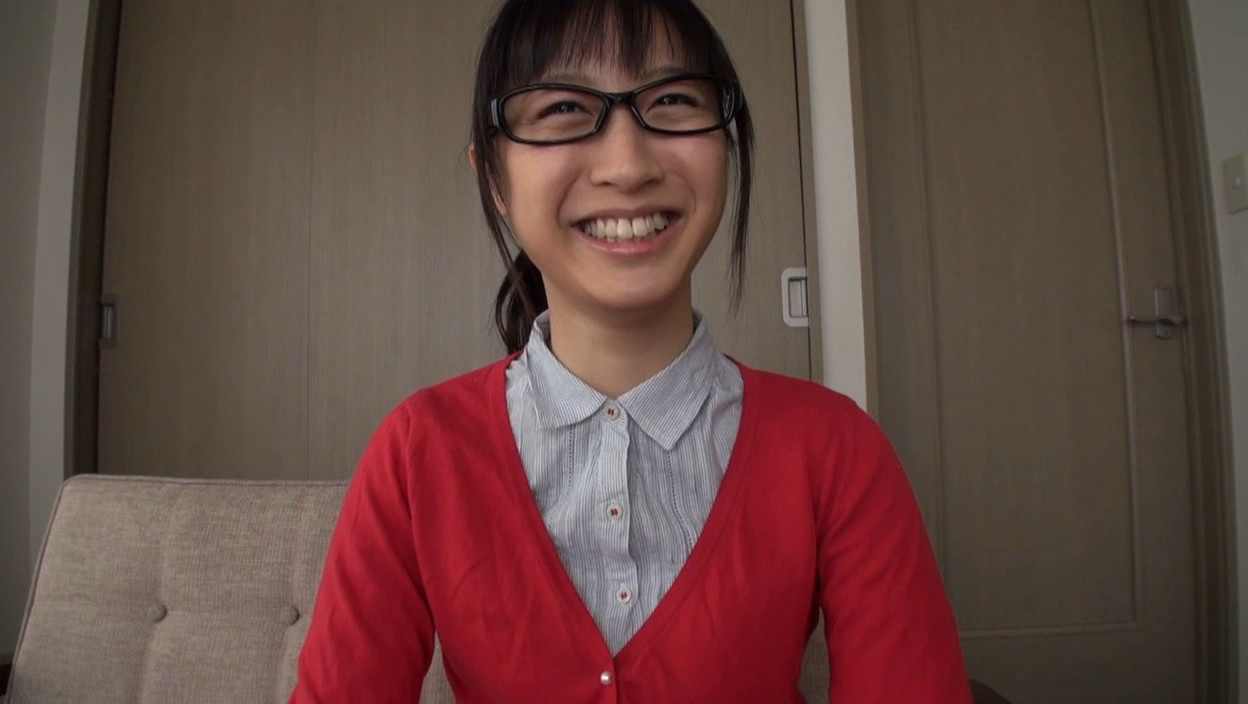 地味だけど美少女 男無縁生活19年 高学歴現役名門女子大一年生 ナチュラル地味子生中出し 画像1