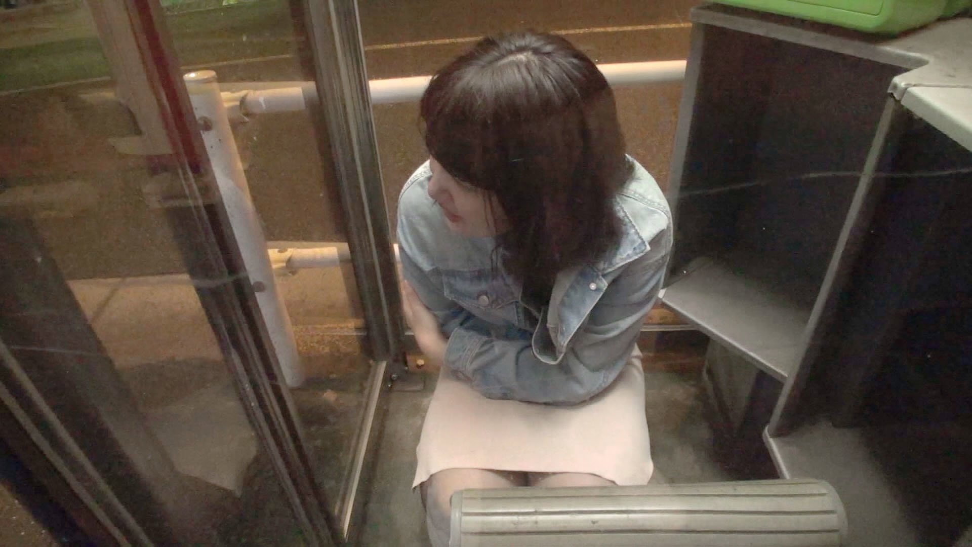 ナンパコ No.16 「早く帰った時には自炊する」社会人1年目のOLをナンパして連続中出し! 画像1