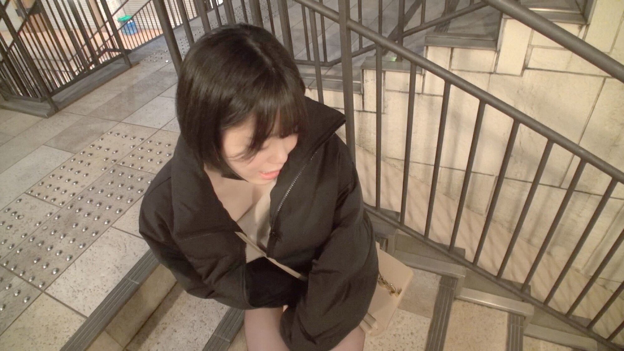 ナンパコ No.20 2軒目行こうか迷っていたショートヘアの巨乳女子大生をナンパして連続中出し! 画像3