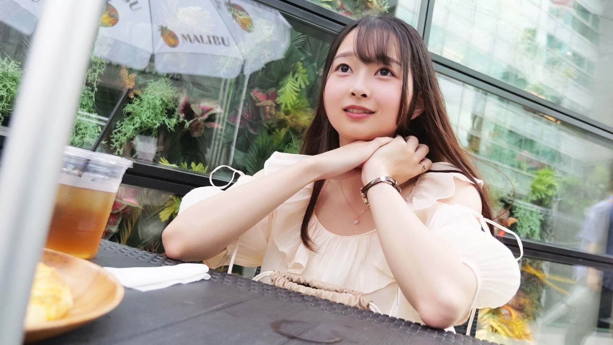 ナンパ即パコ 06 学校近くの美容院に向かう超絶美人な女子大生は野球部のマネージャー!頑張り過ぎる可愛いつぼみちゃんをとことん癒してあげちゃいます! 画像1