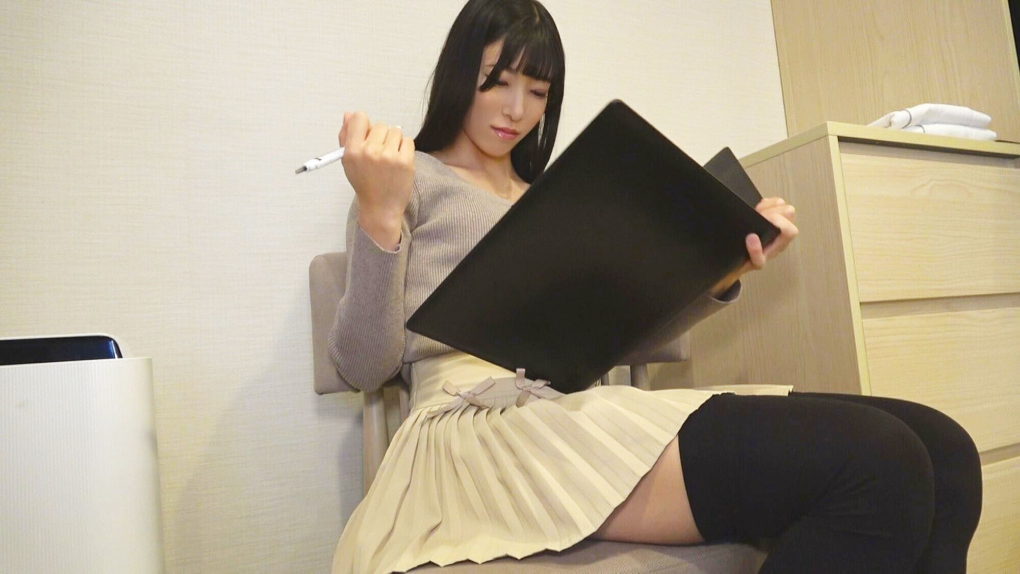 完ナマSTYLE＠かりな 女性専用風俗で性感マッサージだけのはずが肉棒を挿入され［覚醒］仰け反り絶頂 画像1