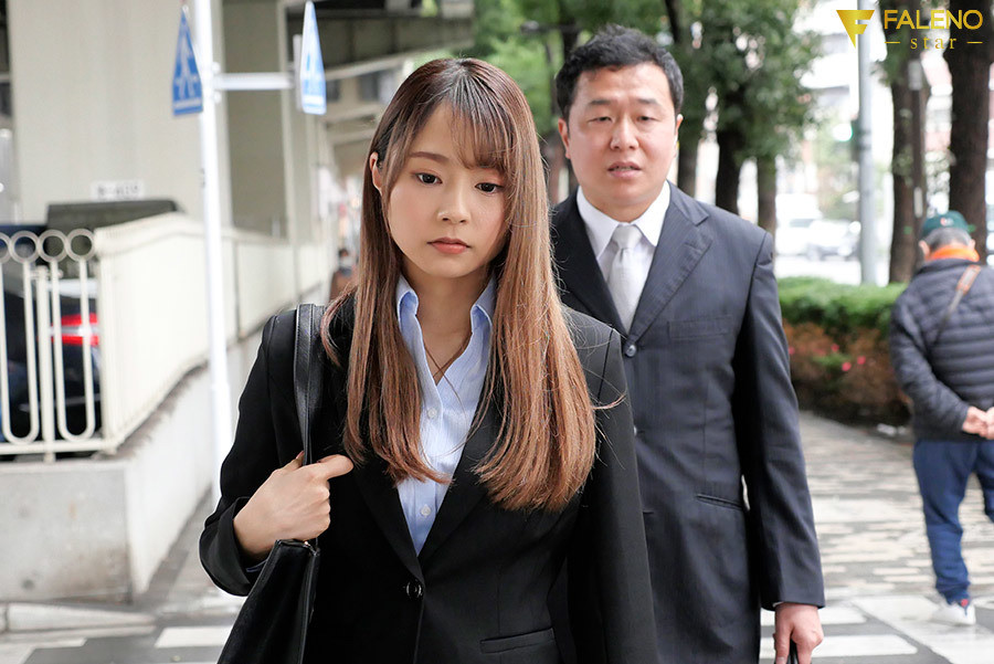 出張、相部屋、女上司。朝までお叱り杭打ち10発種搾り 河南実里 画像1