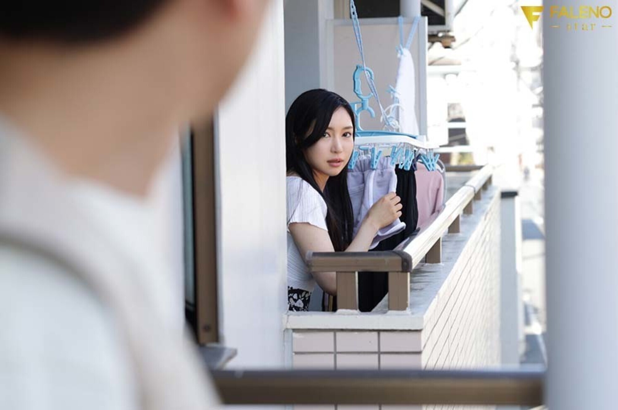 「私のせいでゴメンナサイ・・・」無意識誘惑でフル勃起するボクに責任を感じて謝りご奉仕してくる隣人妻 小野夕子 画像1
