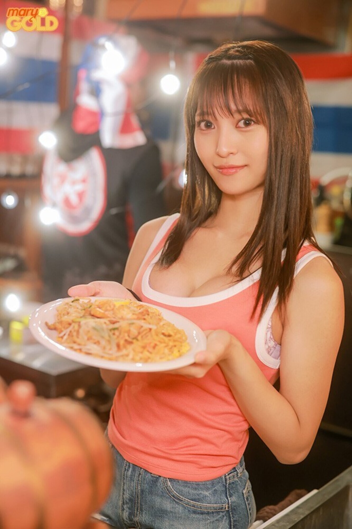 微笑みの国からの留学生 アジアン居酒屋でバイトしながら大学に通う褐色のスレンダーボディ美少女 AV DEBUT Lisa 画像1