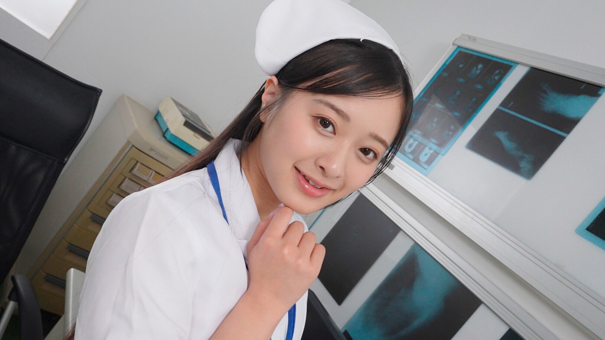 むれむれアナル舐めさせ痴女ナース。尻穴ヒクヒク杭打ち騎乗位で大失禁イキ！ガチくさ肛門クンニ看護で爆ヌキ中出しさせる白衣のデカ尻天使ちゃん 花守夏歩 画像1