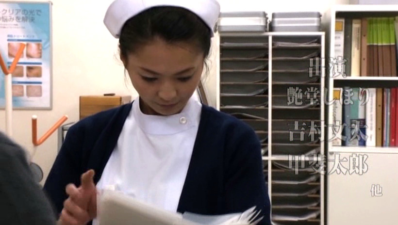 美しくも寂しい美熟女の・・・喉から手が出るほど欲しいもの・・・それは愛と快楽 画像1