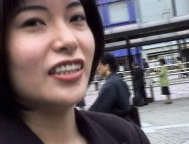 奥さんいいじゃないですか 咥えながら「イヤッ」と言われてもね 画像7