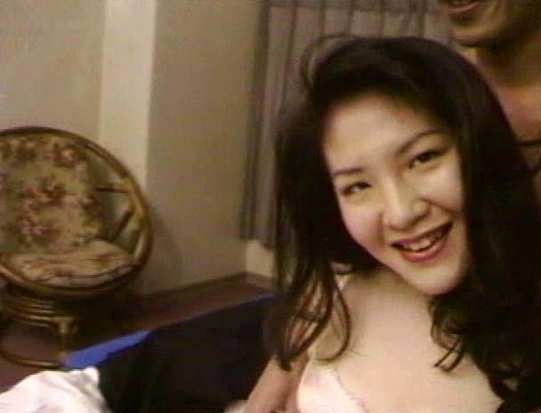 大洪水素人妻潮吹き合戦 画像1