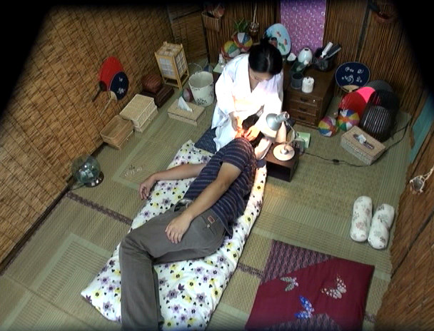 潜入!!人妻専門耳かき店02 画像4