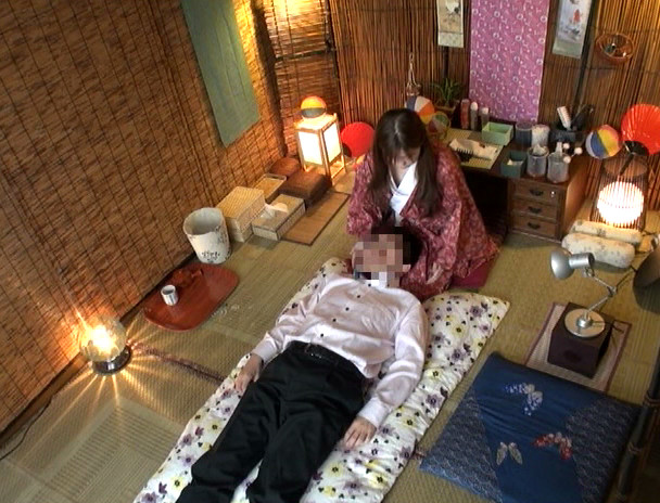 潜入!!人妻専門耳かき店08 画像19