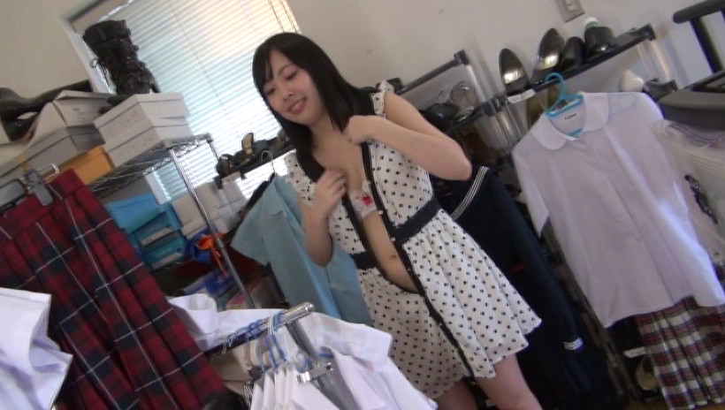 未成年（五三〇）西新宿中古制服 買取販売店実録 01 お金に困ってパンツを売りに来た少女4名 イメージ11
