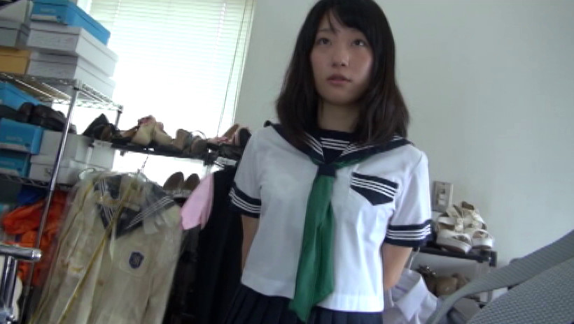 未成年（五三六）西新宿中古制服 買取販売店実録 02 お金に困ってパンツを売りに来た少女4名 イメージ1
