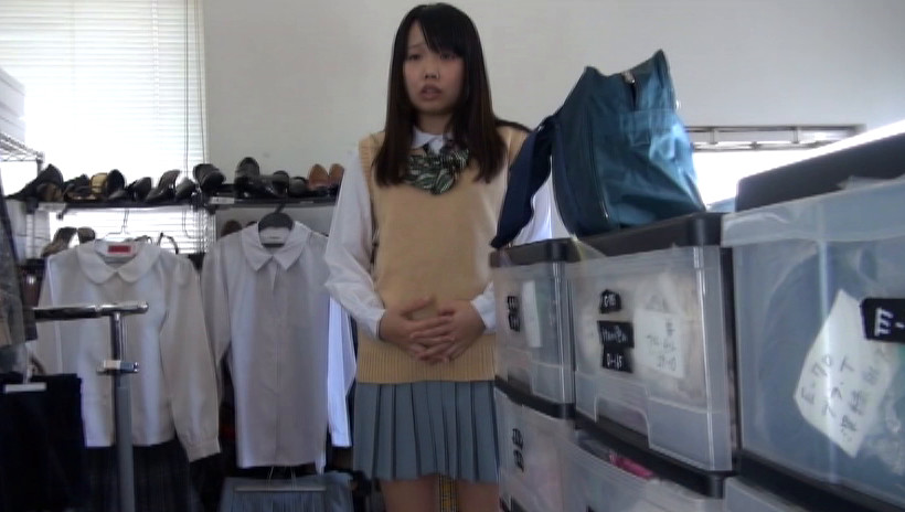 未成年（五三八）西新宿中古制服 買取販売店実録 04 お金に困ってパンツを売りに来た少女4名 イメージ9