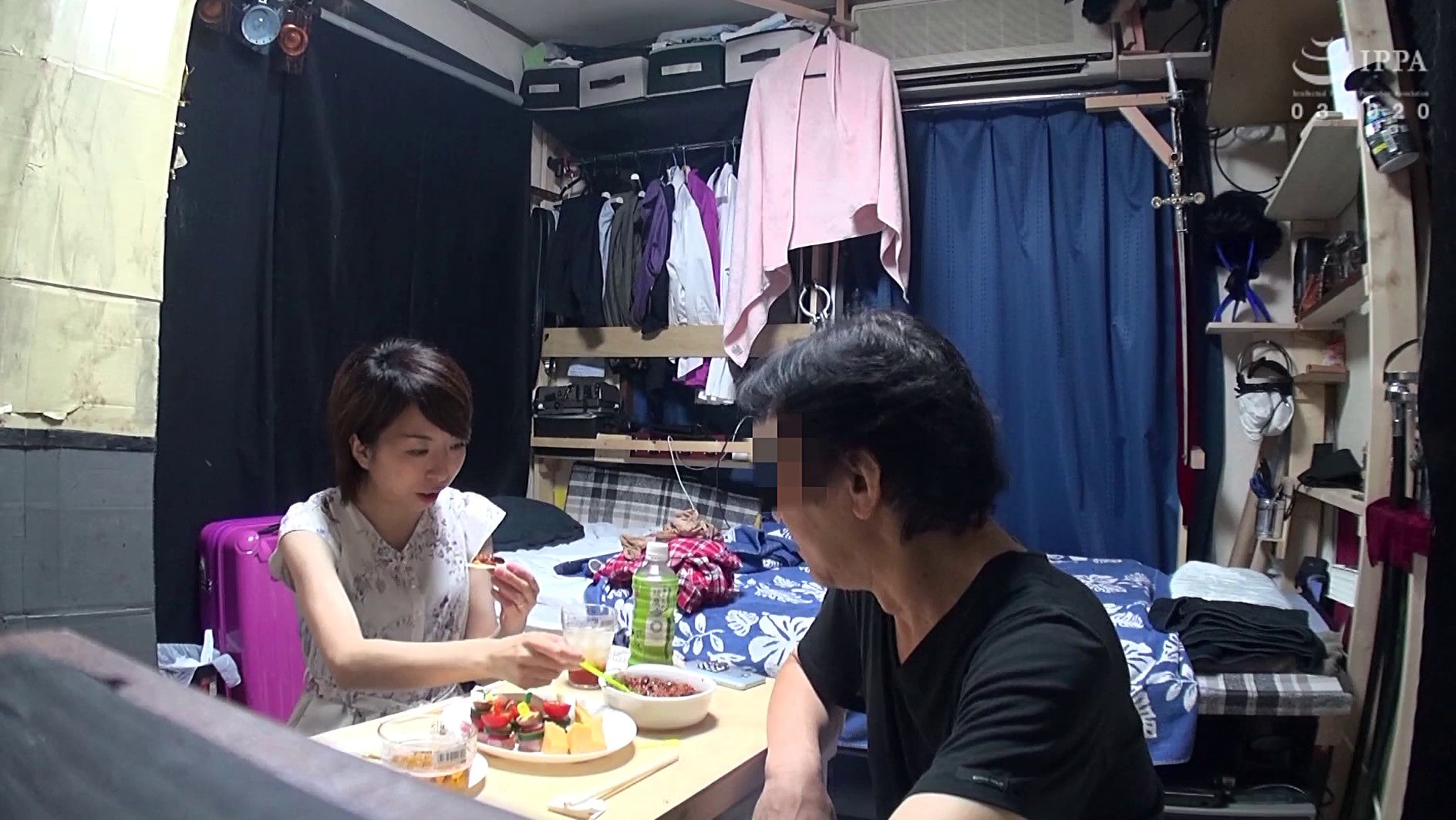 自分の部屋に泊まることになった妻の女友達「人妻千佳さん（仮名）36歳」に当然のように手を出してしまうワタシ 画像2