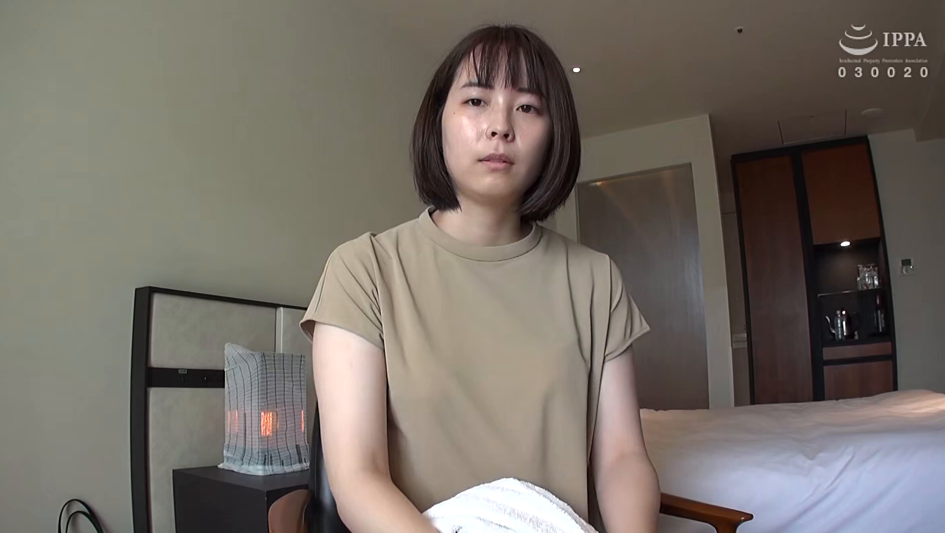 人妻自撮りNTR 寝取られ報告ビデオ 10 人妻・佳奈（仮名）二十七歳、結婚四年目 子供なし、会社員 画像3