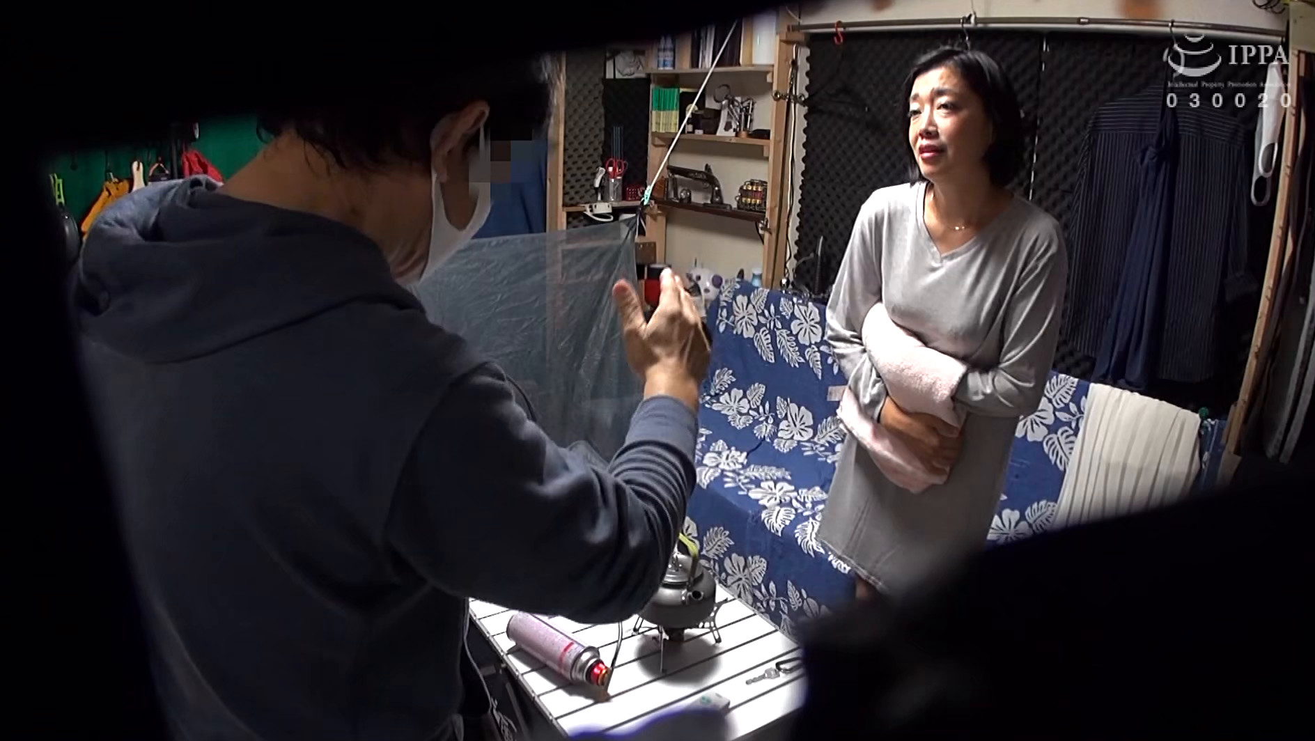 自分の部屋に泊まることになった妻の女友達 「人妻頼恵さん(仮名)四十五歳」に当然のように手を出してしまうワタシ 07 画像2