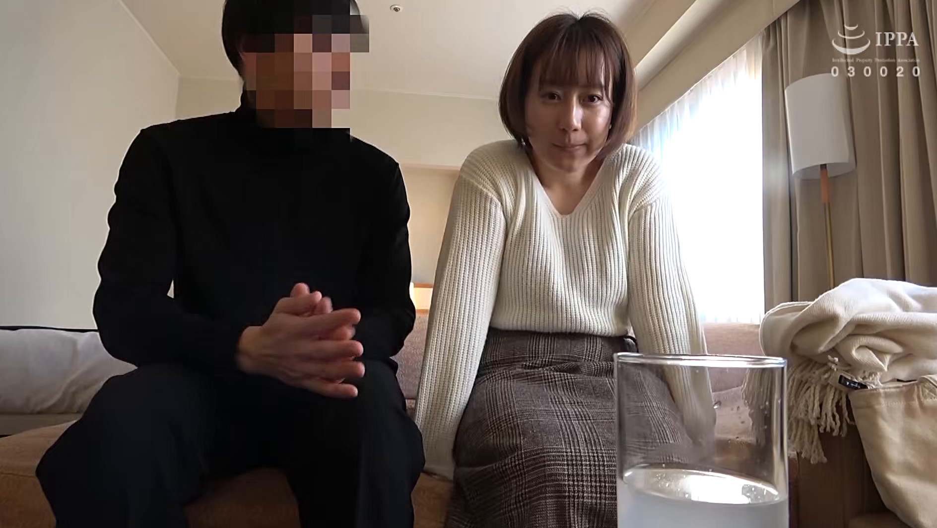 人妻自撮りNTR 寝取られ報告ビデオ 15 人妻・汐里(仮名) 二十七歳、結婚六年目 子供なし、介護士 画像2