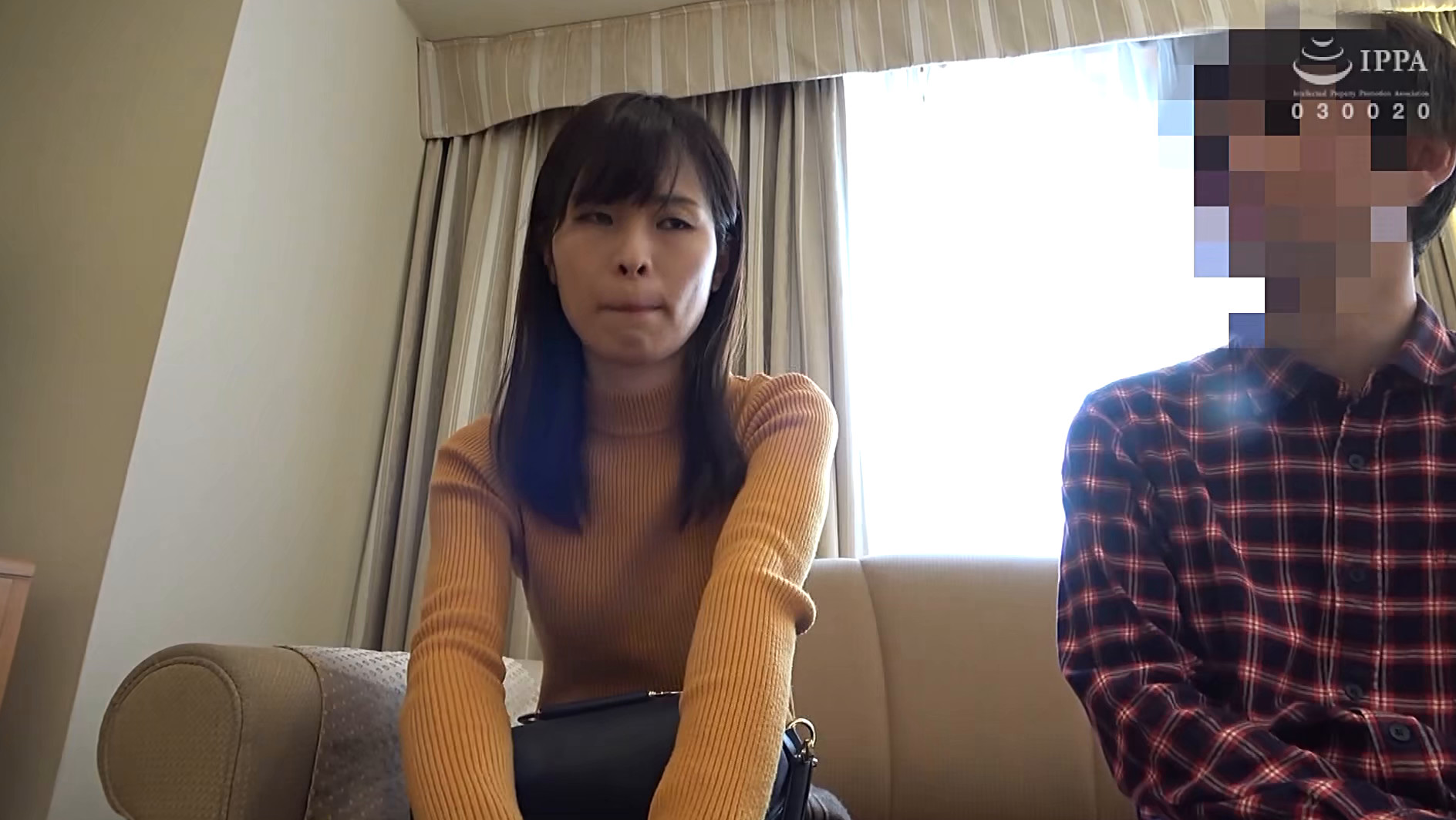 人妻自撮りNTR 寝取られ報告ビデオ 16 人妻・南(仮名) 三十二歳、結婚五年目 子供なし、会社員 画像1