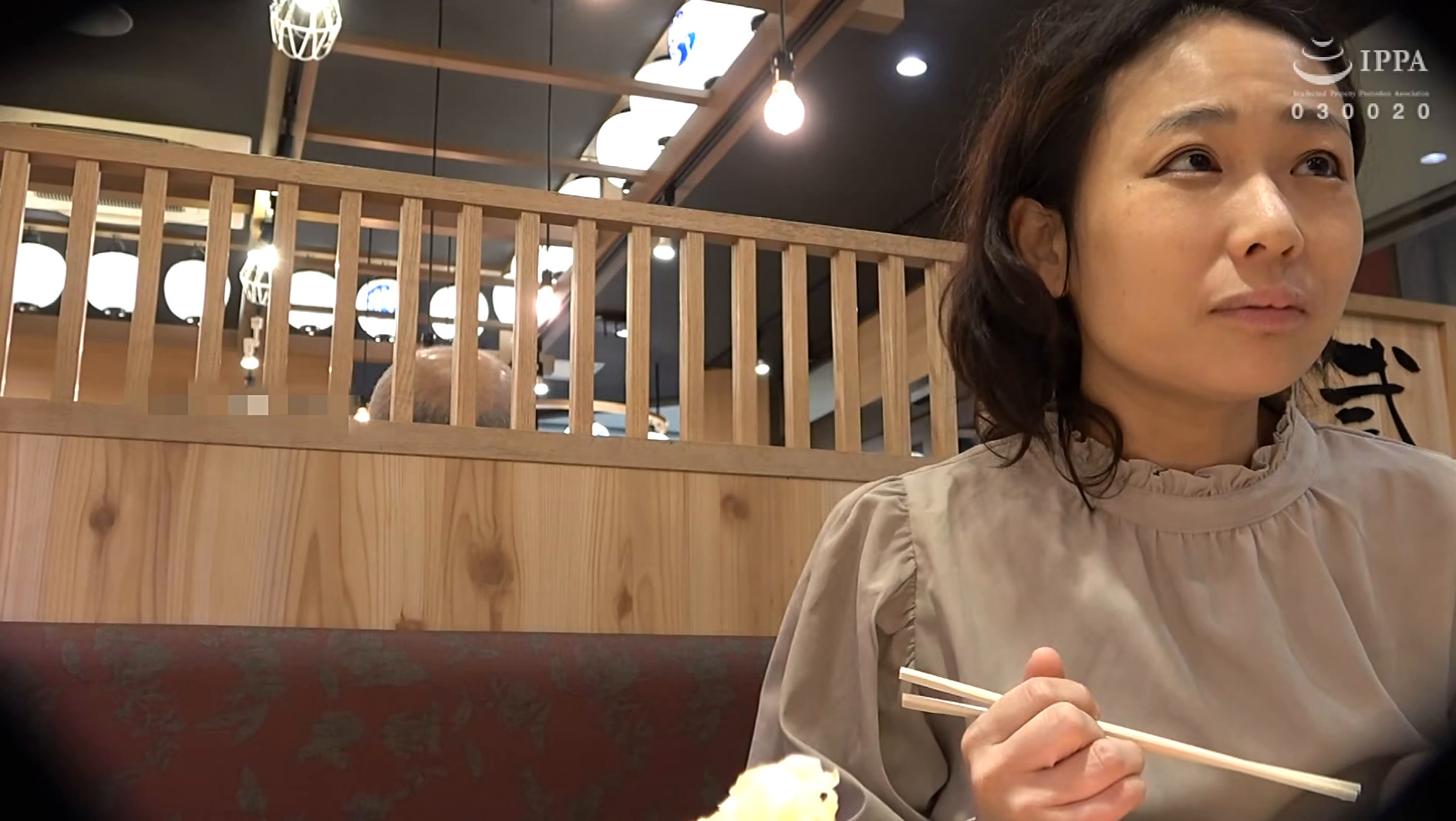 自分の部屋に泊まることになった妻の女友達 「人妻織江さん(仮名)四十五歳」に当然のように手を出してしまうワタシ 20 画像2
