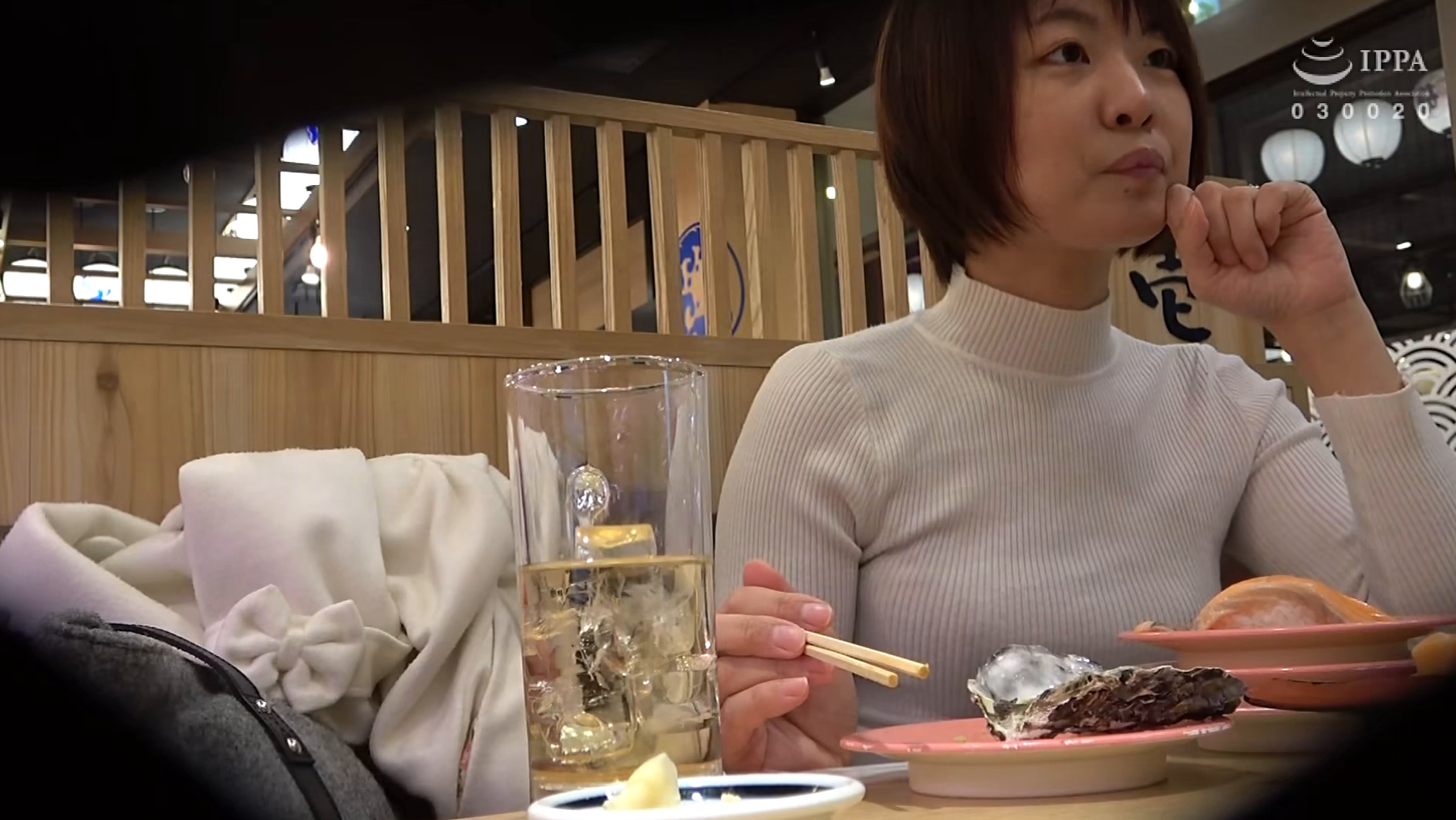 自分の部屋に泊まることになった妻の女友達 「人妻珠美さん(仮名)三十八歳」に当然のように手を出してしまうワタシ 21 画像3