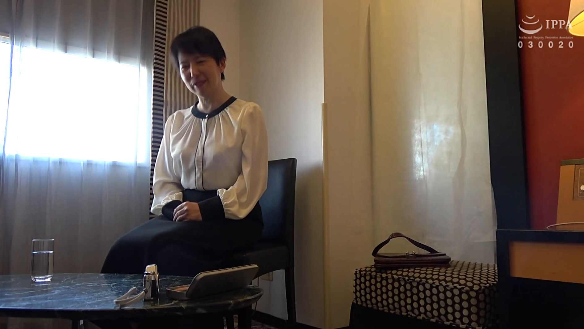 熟女妻面接ハメ撮り［三十六］ 画像1