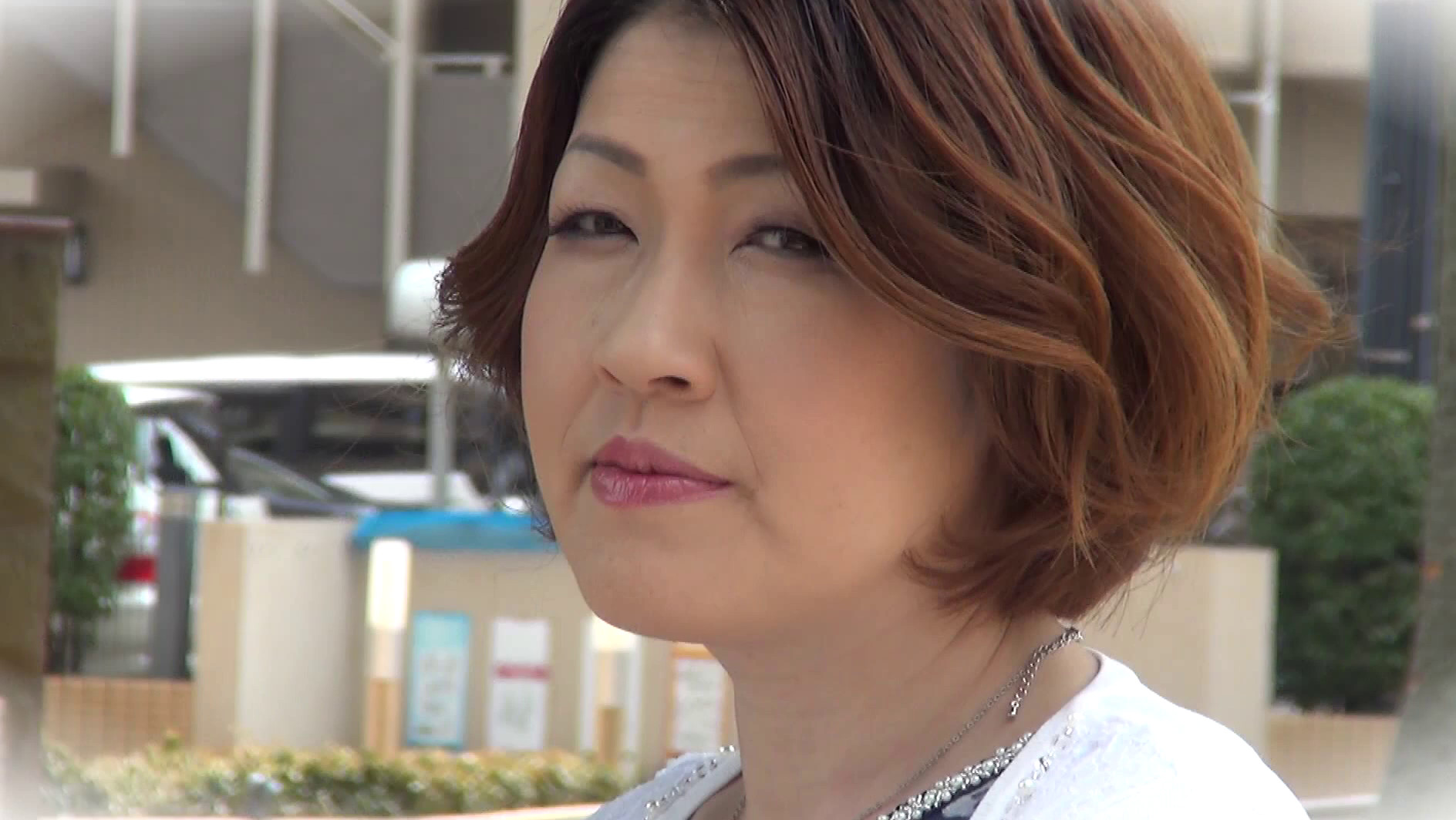 本物素人!大阪のパイパン主婦 四十手前で性欲爆発!?バレたくないけど歯止めがきかずAV出演 画像1