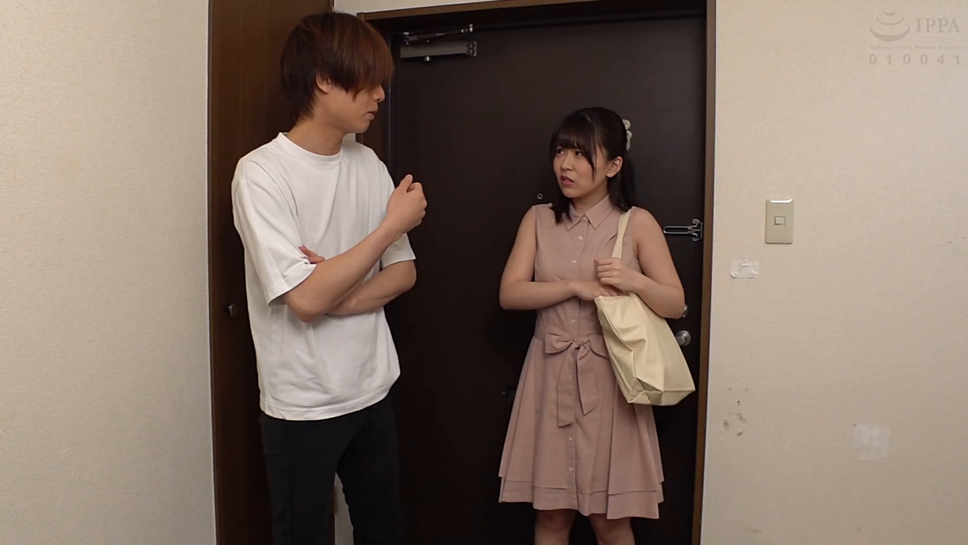 デリヘル呼んだら妹が来た!結果、お店に内緒で中出し本番セックスする事になる総集編4時間 2 画像1