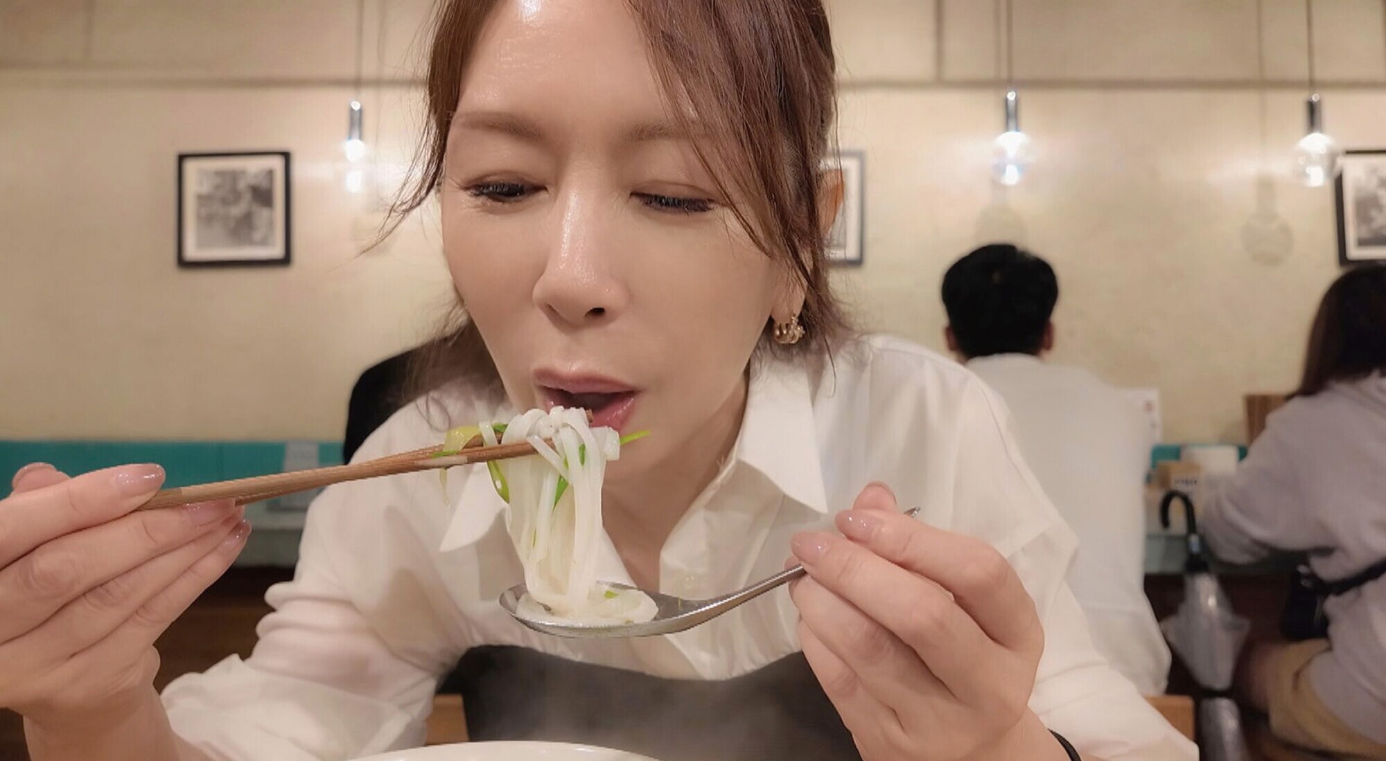 熟女姉さんといちゃラブデート&中出しセックス 画像4