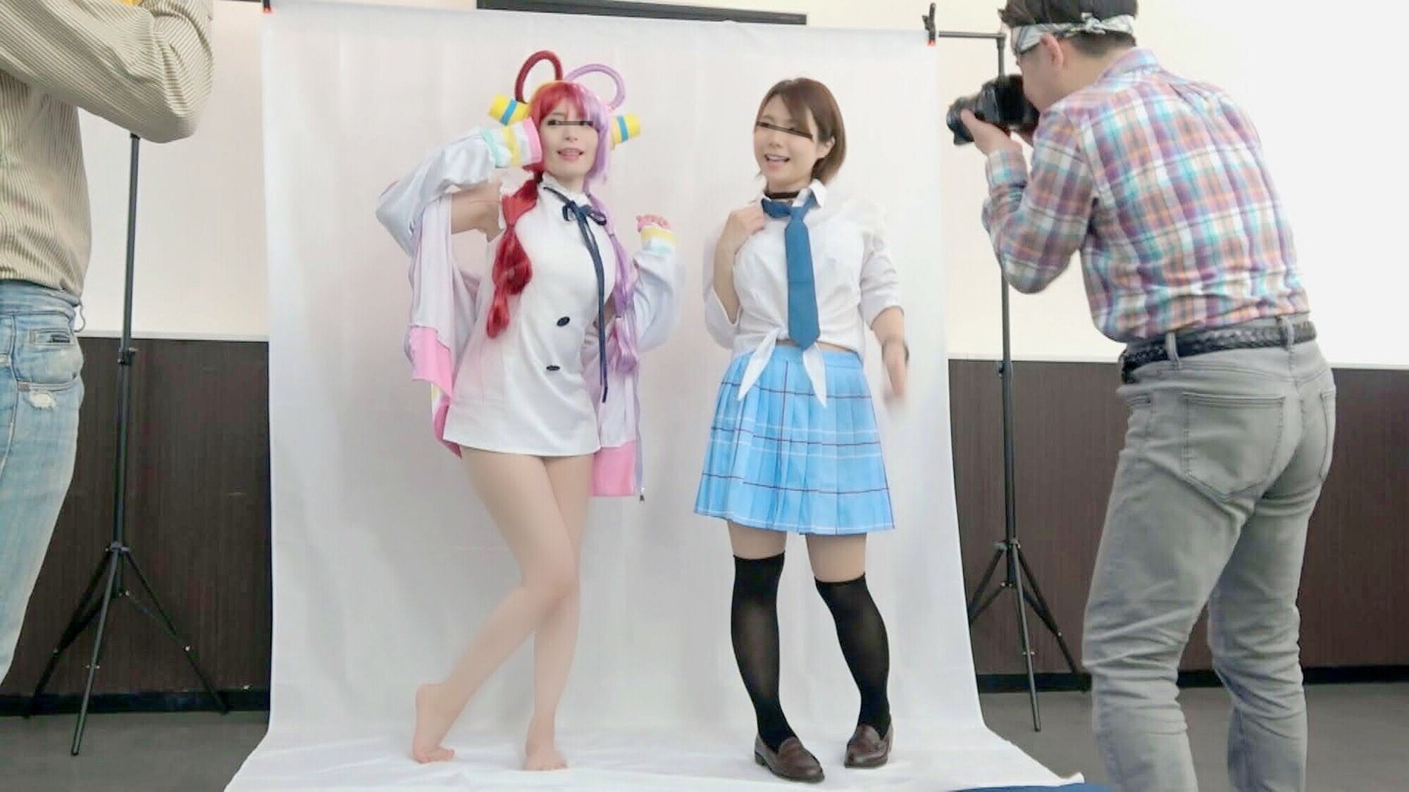 【レイヤー撮影会裏オプ】海〇×ウ〇 美少女レイヤーのWフェラ 画像1