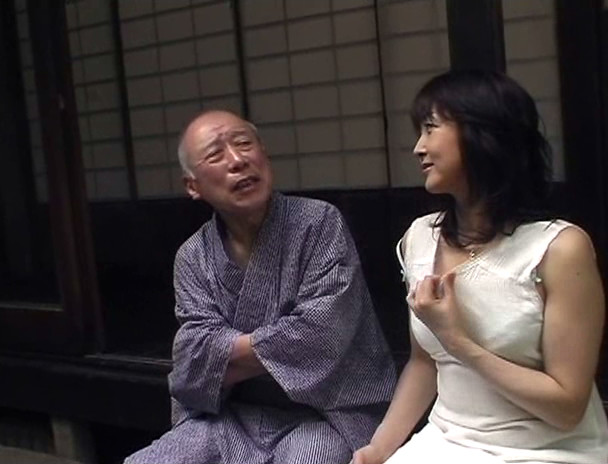 禁断介護1 ~義父と嫁の性~ 高倉梨奈 画像1