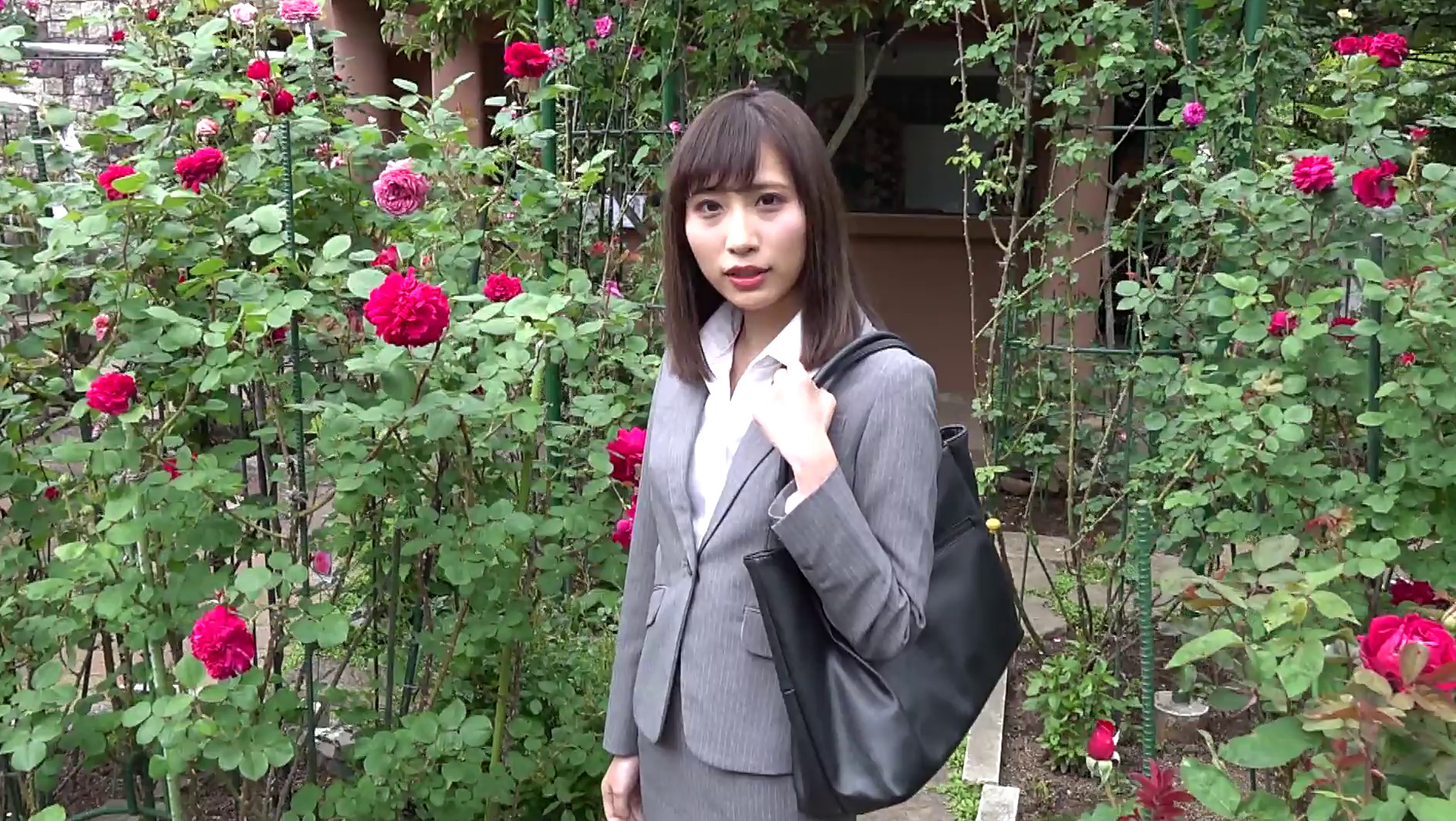 咲坂あいり OL